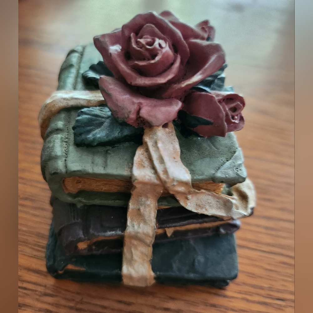 Paperweight Antique Book Stack and Roses - Picture 8 of 14